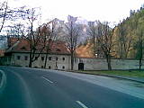 zadná vstupná brána kláštora