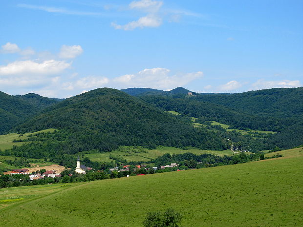 obec Ľutina