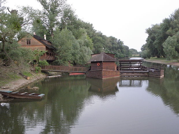 Plávajúci mlyn
