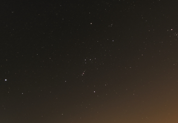 Orion na noční obloze