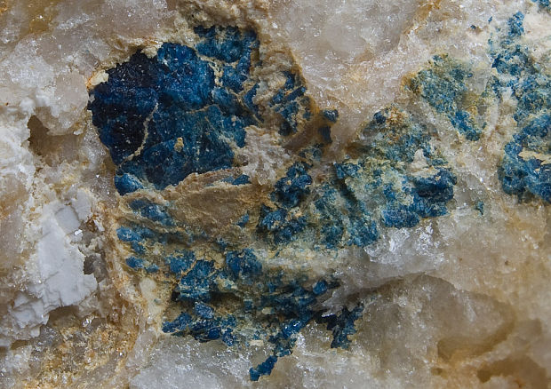 lazulit v kremenci