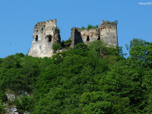zrúcaniny hradu Čičva