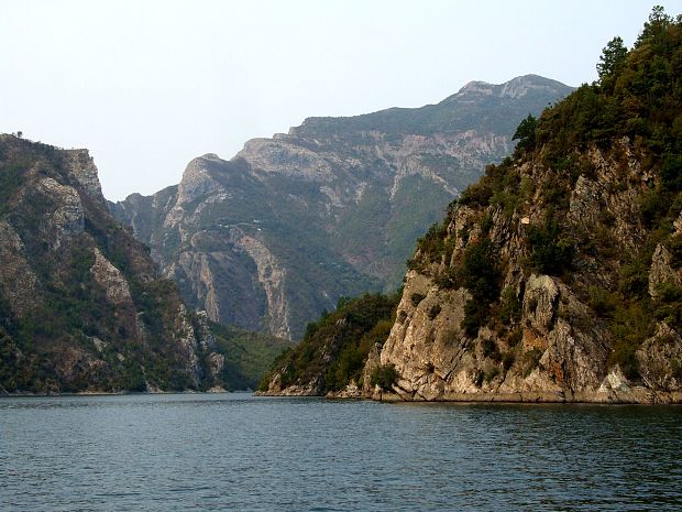 Jazero Komani