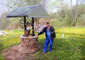 belovarka - studňa s majiteľom areálu Jankom Ivanom 