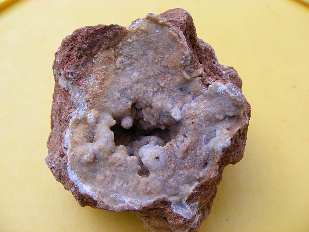 mineral,chalcedon-geoda