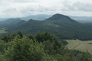  Veľká Stráž (739,6 m n. m.) - pohľad z Lysej Stráže, v pozadí mesto Prešov a Slanské vrchy  