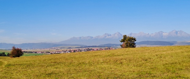 Pohľad na Tatry zo Slovenského raja